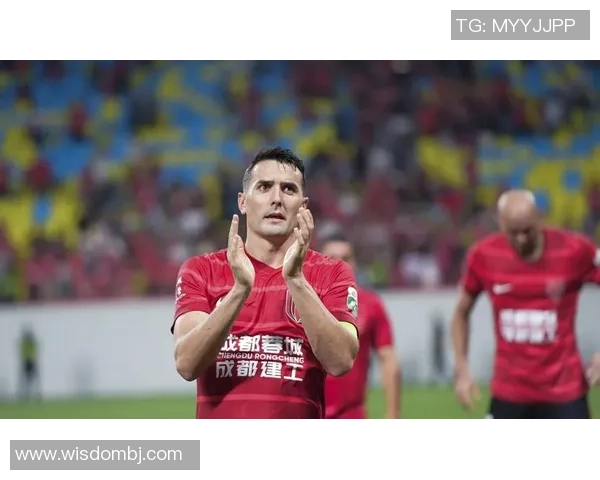 十大足球球星感人时刻盘点:从逆境中崛起到赛场上的泪水与坚持 十大足球球星感人时刻盘点:从逆境中崛起到赛场上的泪水与坚持