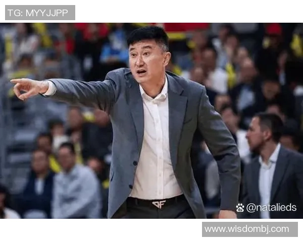 从球场到教练席 足球名将转型教练的成功与挑战 从球场到教练席 足球名将转型教练的成功与挑战